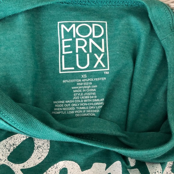 Bonita Cropped Graphic Tee NWOT - Picture 3 of 3